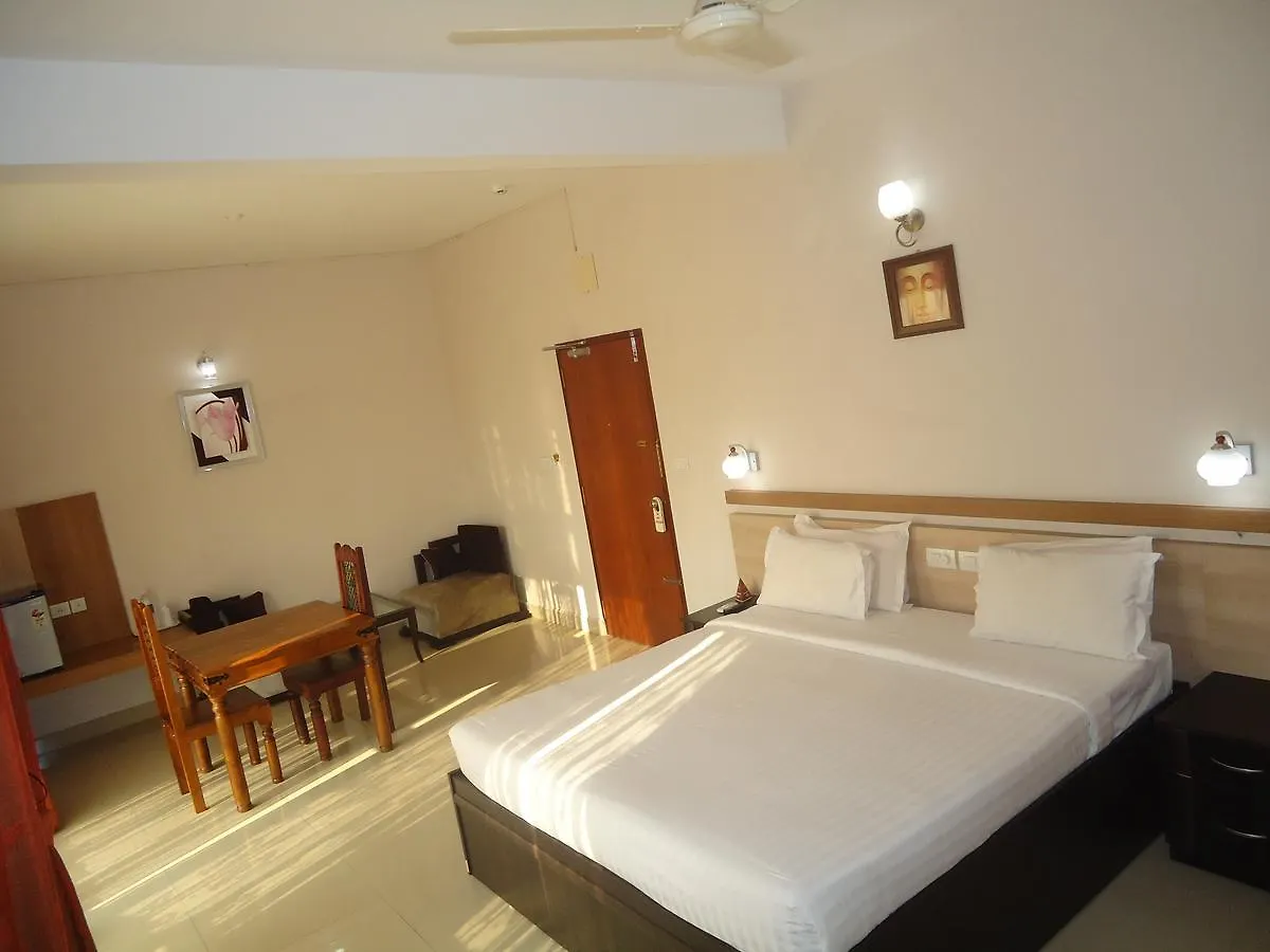 Hotel Polariz Parassinikkadavu 3*,