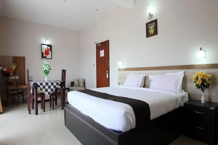Hotel Polariz Parassinikkadavu