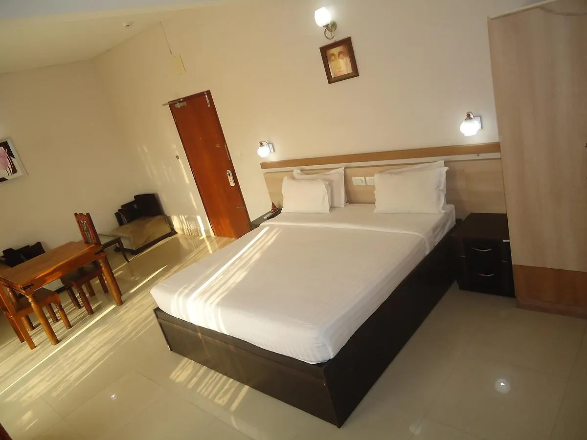 Hotel Polariz Parassinikkadavu